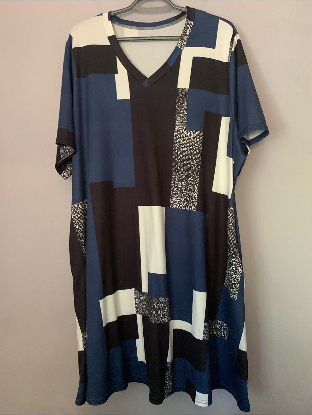 Geometric V-Neck T-shirt Dress in Navy, Black & White 2xl